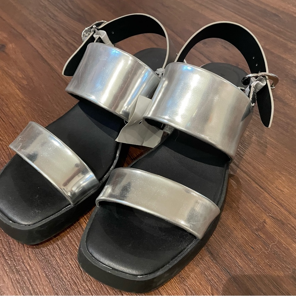 Brand New Aerosoles Silver Women's Sandals
